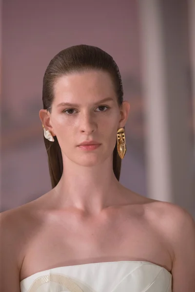 Look 8